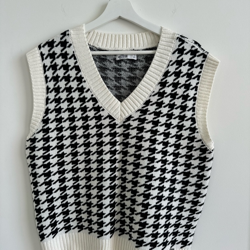 Chicwish Black and White Houndstooth Women's Sweater Vest